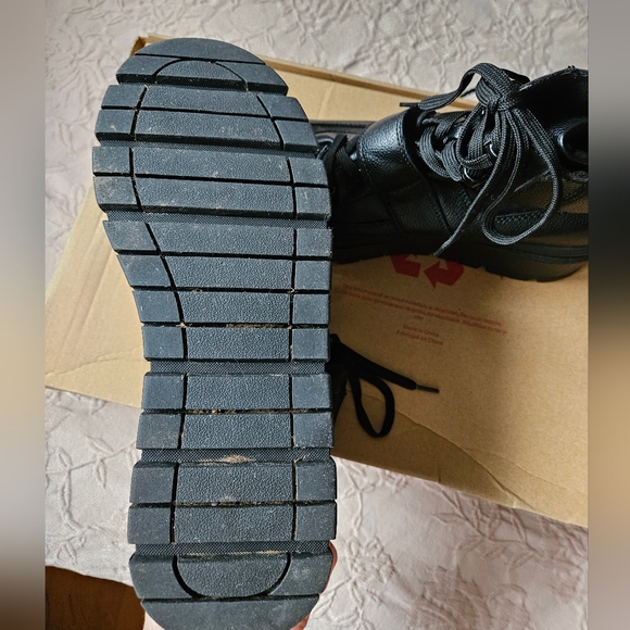 Platform Sneakers - Picture 4 of 6